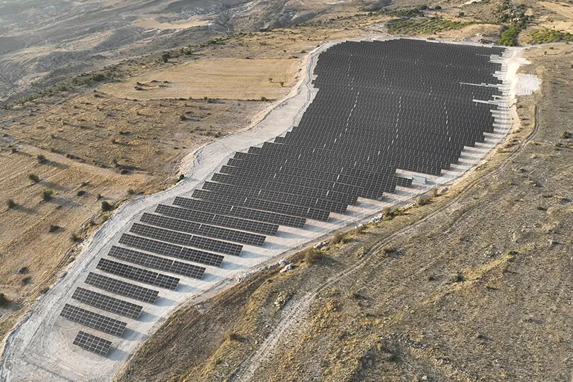 Von Sovo Enerji errichtete Dachanlage — Cesars Hotel, Nevşehir